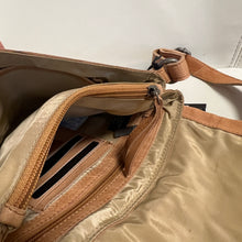 Load image into Gallery viewer, Luca Crossbody Tan