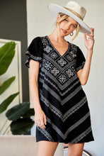 Load image into Gallery viewer, Black Embroidered Shift Dress
