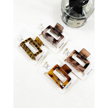 Load image into Gallery viewer, Tortoise Shell Pattern Leopard Claw Clips