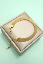 Load image into Gallery viewer, Golden Mesh Chain Bracelet