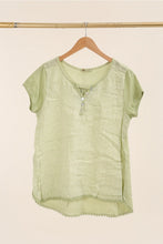 Load image into Gallery viewer, Button Top Blouse