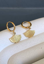 Load image into Gallery viewer, Gingko earrings