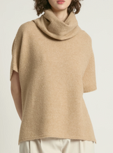 Load image into Gallery viewer, Flowy Neck Vest