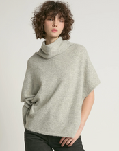 Load image into Gallery viewer, Flowy Neck Vest