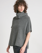 Load image into Gallery viewer, Flowy Neck Vest