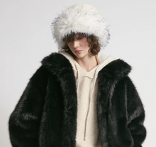 Load image into Gallery viewer, Noir Russian Hat