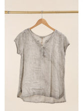 Load image into Gallery viewer, Button Top Blouse