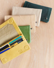 Load image into Gallery viewer, Terry Wallet Camel