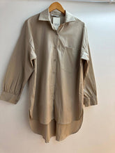 Load image into Gallery viewer, 21251 one size long shirt: Unique / White