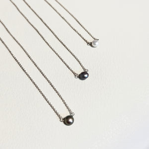 Dainty Pearl Pendant Necklace