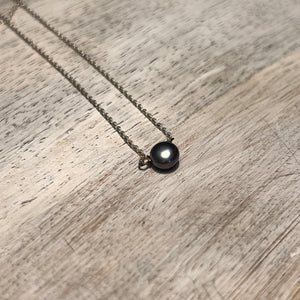 Dainty Pearl Pendant Necklace